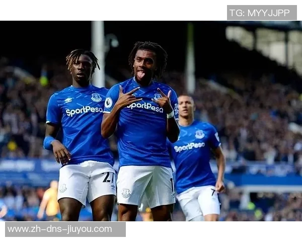 埃弗顿与沃克转会谈判已启动费内巴切也表达了浓厚兴趣